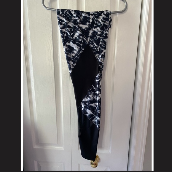 Women's Old Navy Leggings - Picture 4 of 5